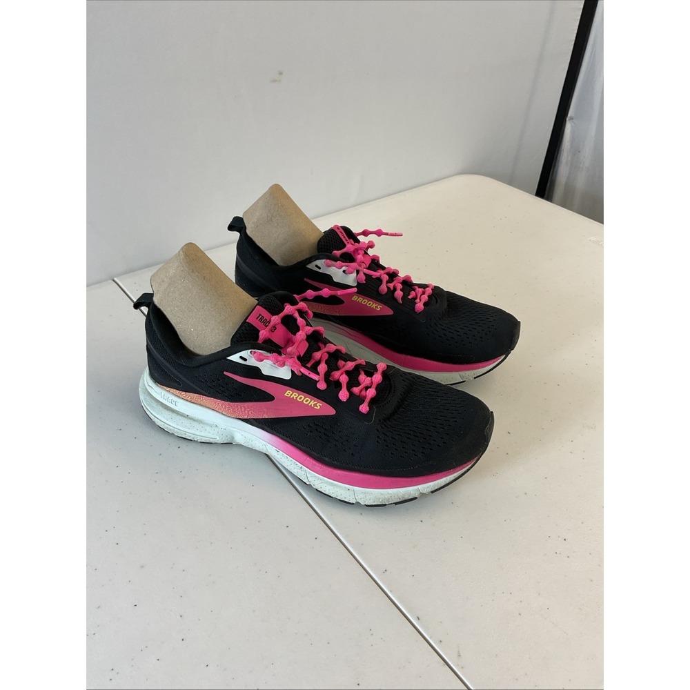 BROOKS TRACE 3 Womens Size 10.5B Running Shoes In Black/Pink Colorway Gym Casual